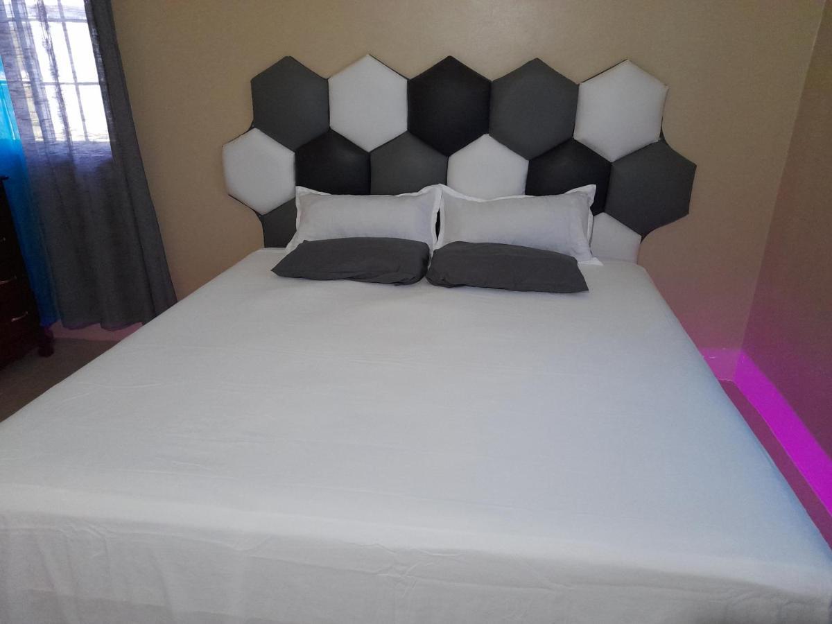 Loodik Vacation Brompton Manor Holiday home