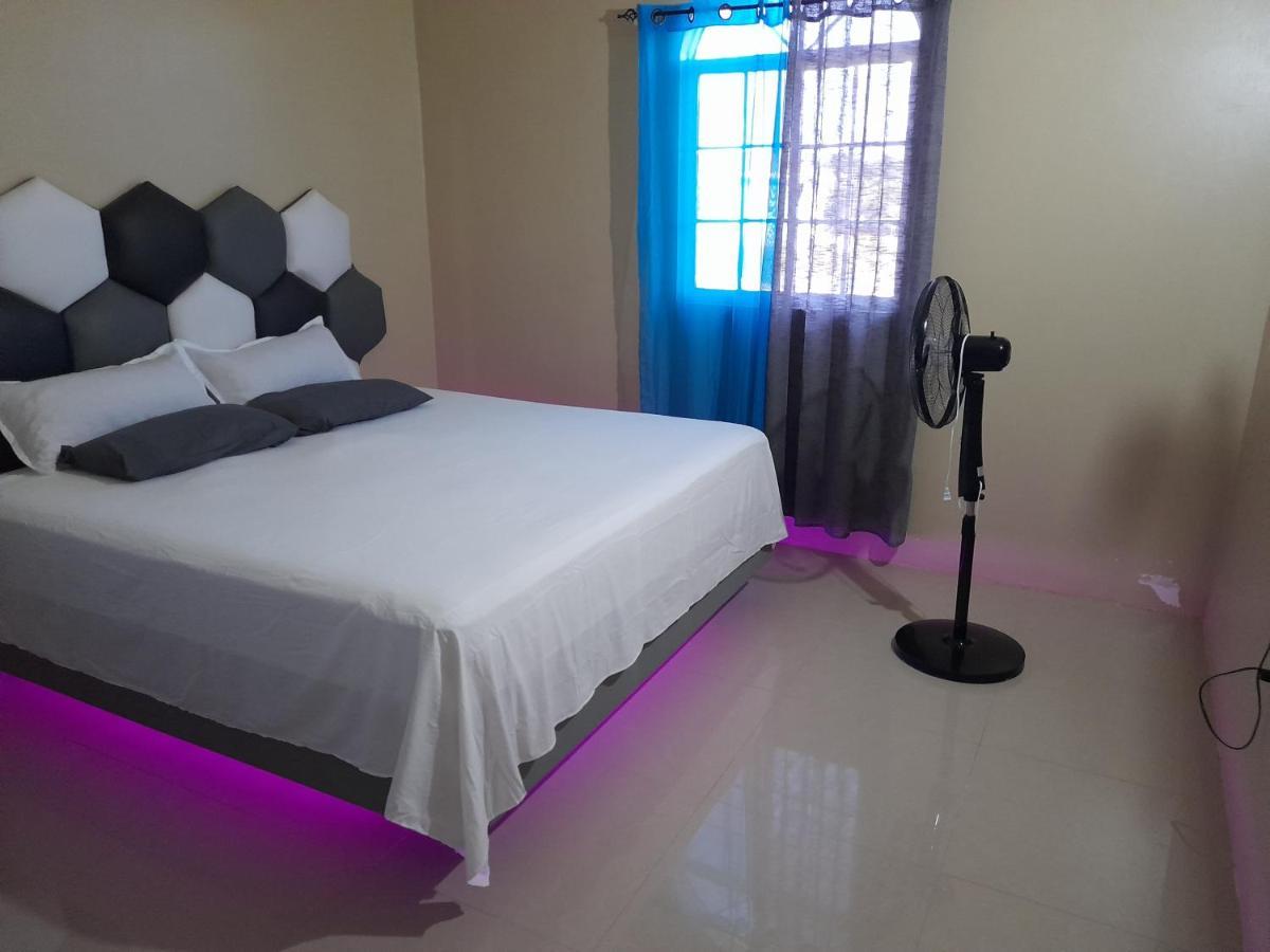 Loodik Vacation Brompton Manor Holiday home *