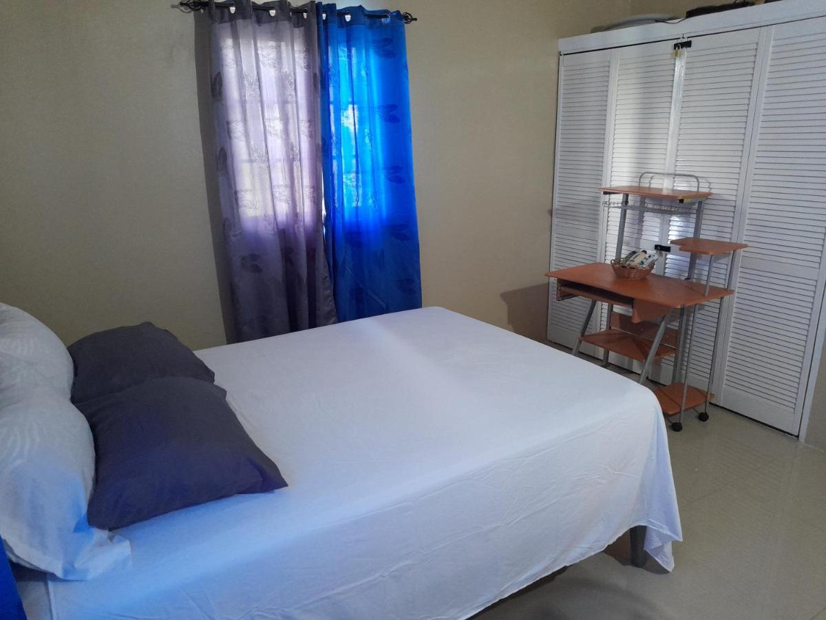 Loodik Vacation Brompton Manor Holiday home *